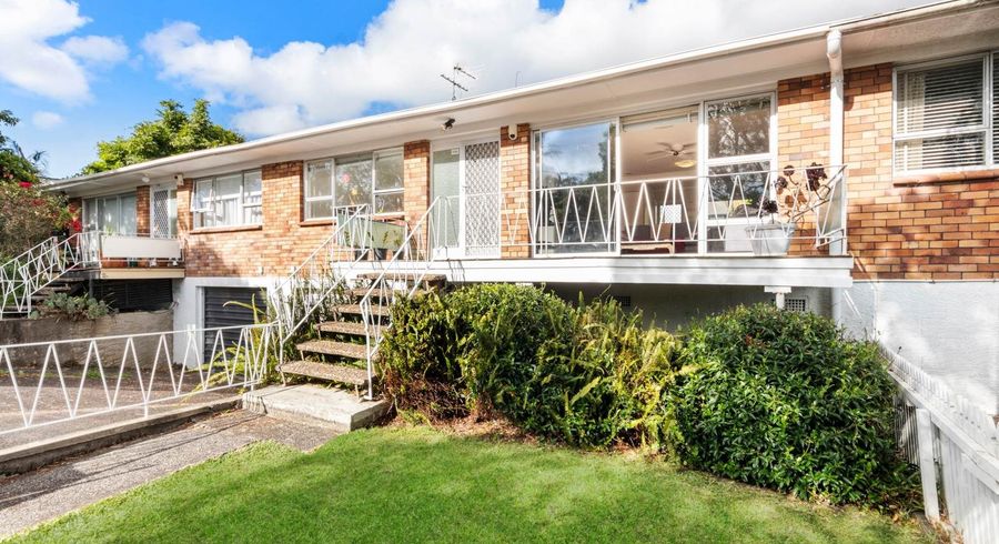  at 2/24 Walford Road, Point Chevalier, Auckland City, Auckland