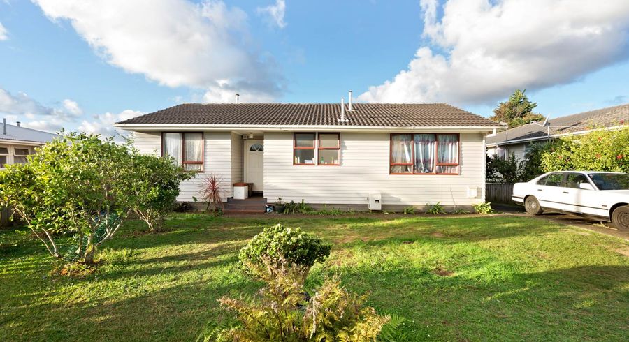  at 89 Yates Road, Mangere East, Auckland