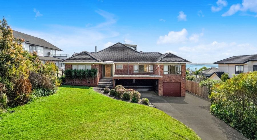  at 8 Beach Road, Mellons Bay, Manukau City, Auckland
