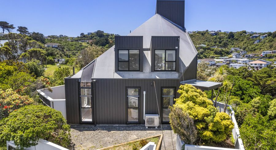  at 20 Carlisle Street, Island Bay, Wellington