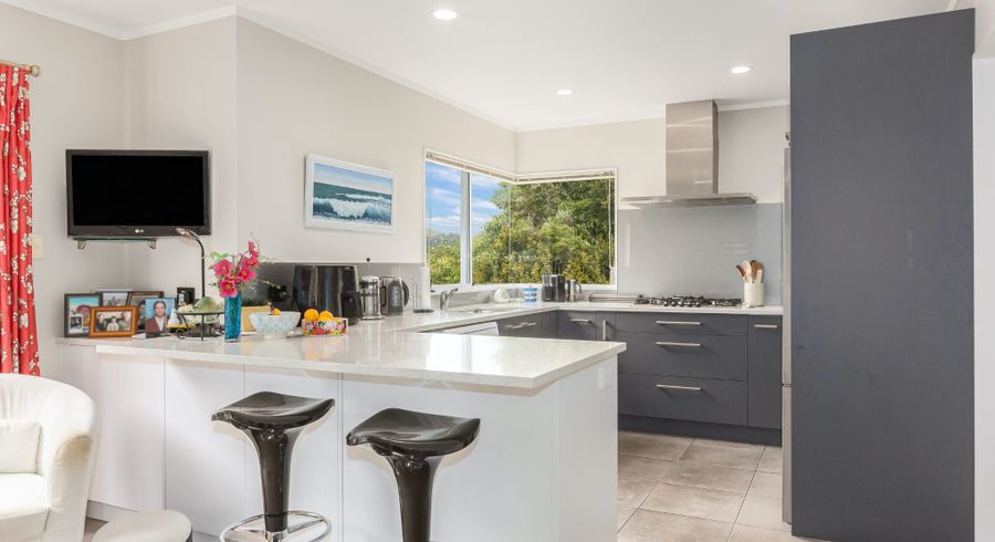  at 21 Saunders Close, Whitby, Porirua, Wellington
