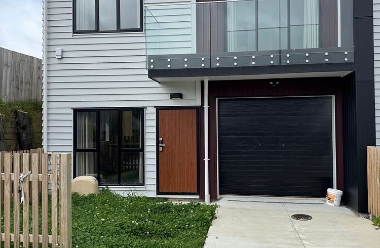  at 5/14 Medallion Drive, Oteha, North Shore City, Auckland