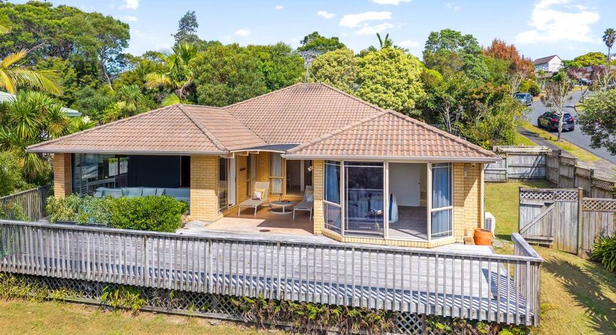  at 2 Greenleaf Way, Northcross, North Shore City, Auckland