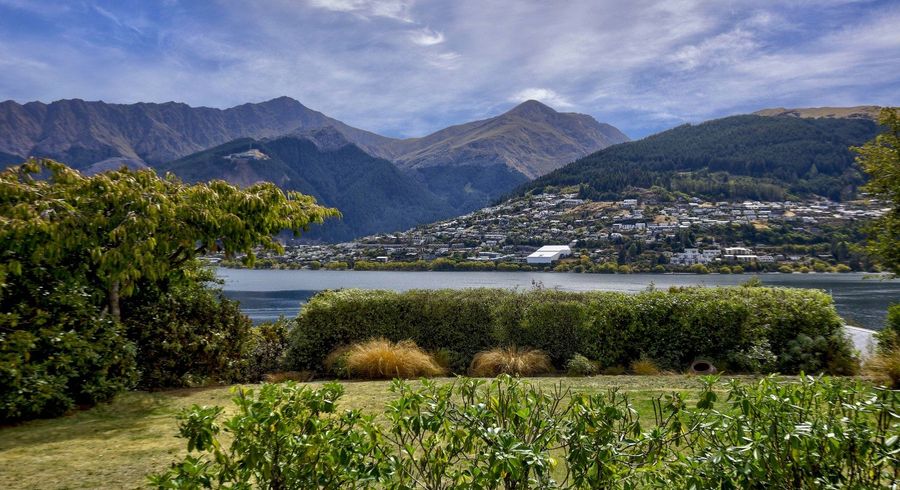  at 16 Oregon Drive, Kelvin Heights, Queenstown