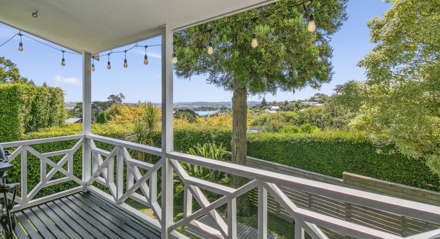  at 2/208 Rangatira Road, Beach Haven, Auckland