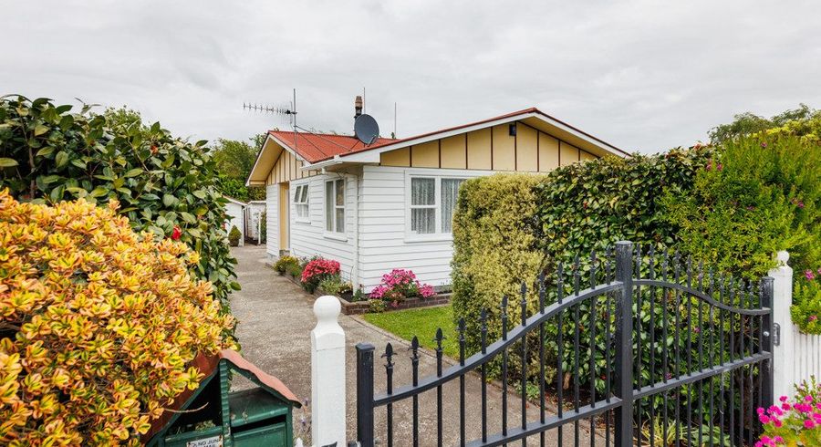  at 7 Clarke Avenue, Highbury, Palmerston North