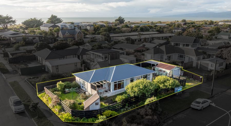  at 107 Pine Avenue, New Brighton, Christchurch City, Canterbury