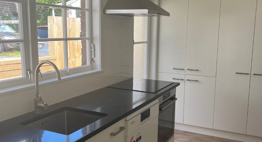  at 2/32 Wairiki Road, Mount Eden, Auckland