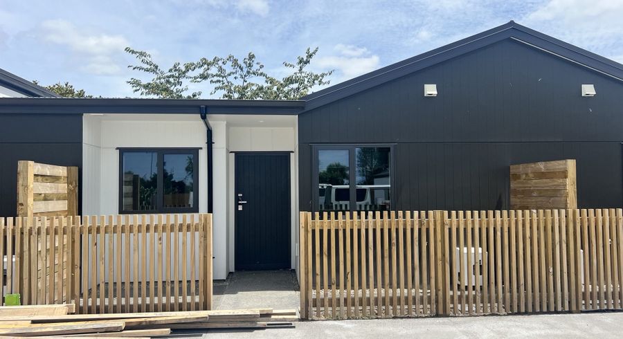  at 423 Dey Street, Hamilton East, Hamilton