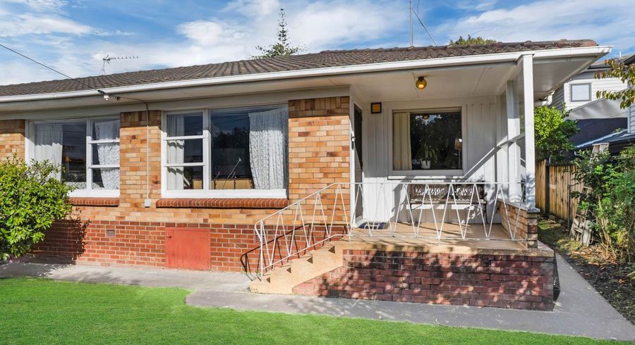  at 2/58 Station Road, Papatoetoe, Manukau City, Auckland