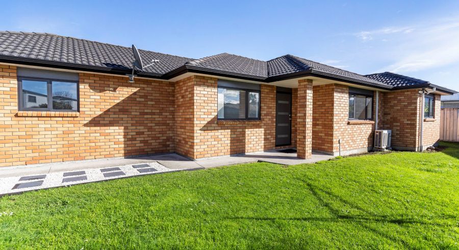  at 8A Tiari Place, Mangere East, Auckland