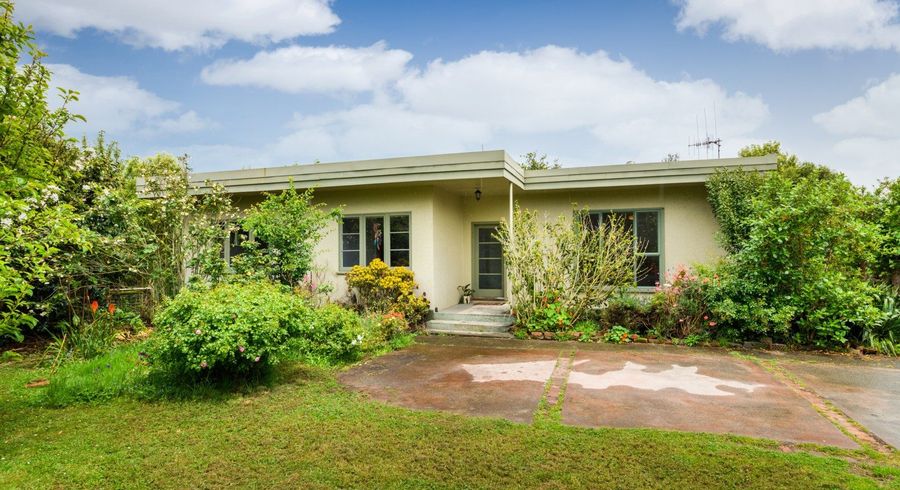  at 1419 Waughs Road, Aorangi