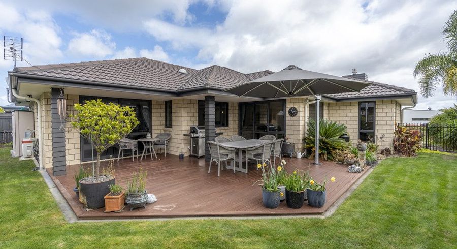  at 6 Kentwood Place, Flagstaff, Hamilton