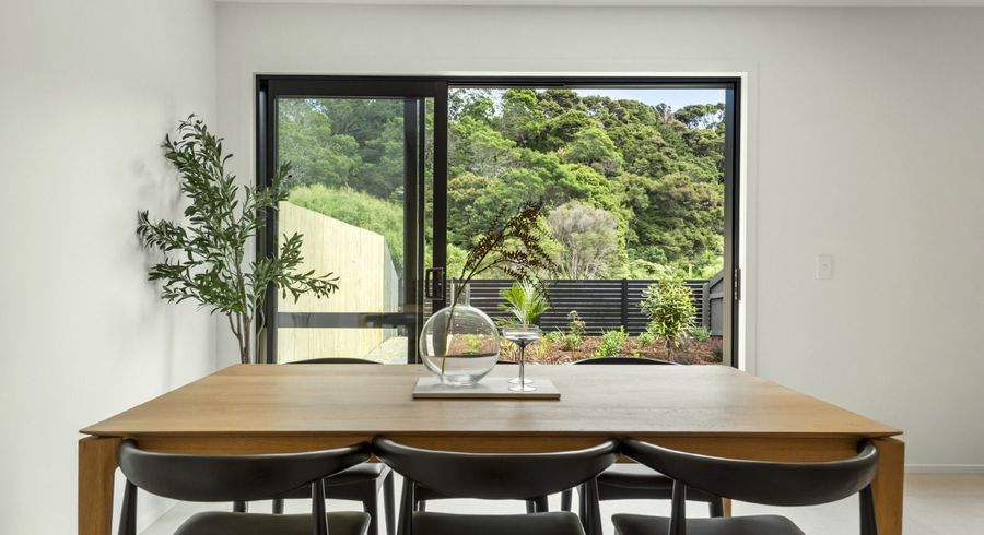  at 18 Wakaturia Way, Glenfield, North Shore City, Auckland