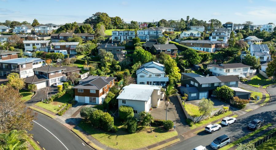  at 1/1 Jeanette Place, Mairangi Bay, North Shore City, Auckland