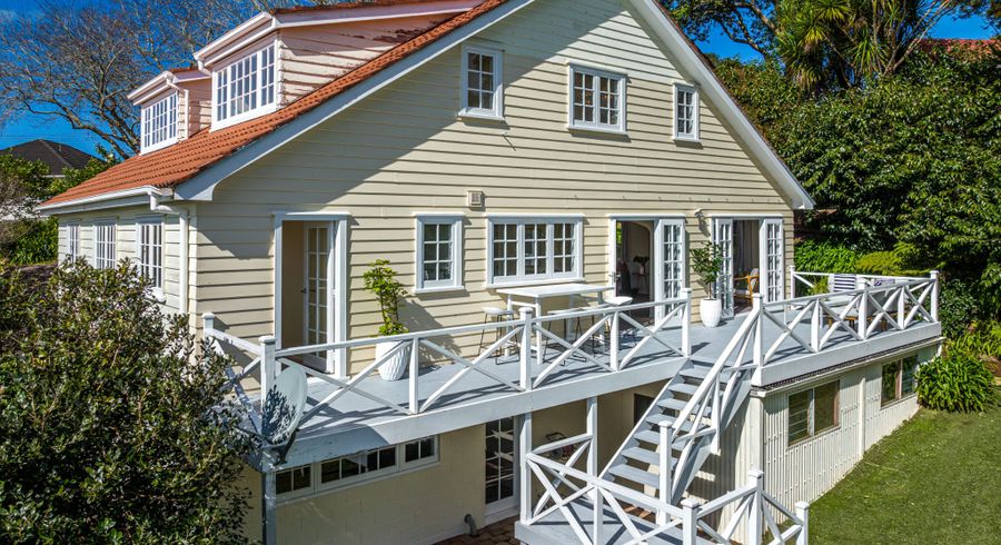 at 32 Aeroview Drive, Beach Haven, Auckland