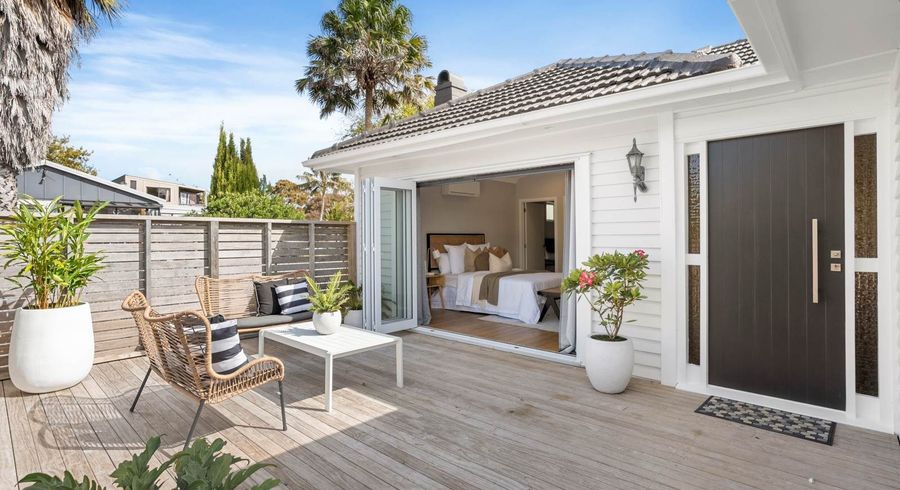  at 1/24 Cresta Avenue, Beach Haven, Auckland