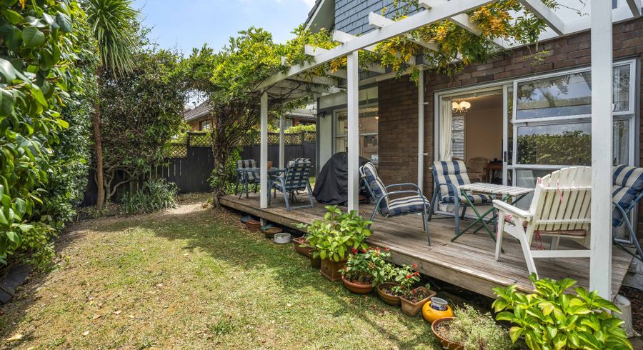  at 2/4 Elizabethan Gardens, Saint Heliers, Auckland City, Auckland