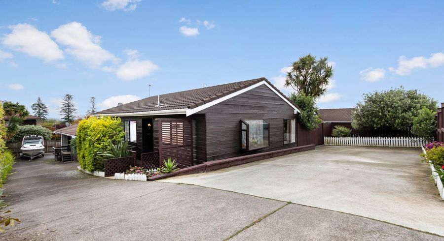  at 1/153 Whitford Road, Somerville, Auckland