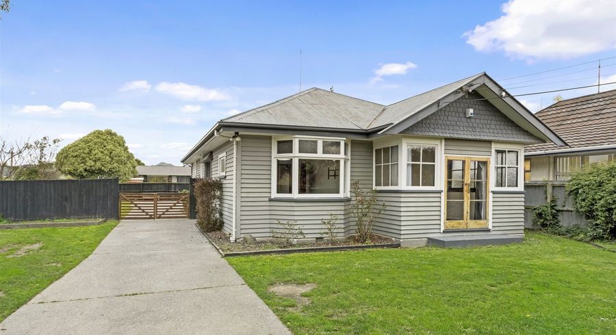  at 16 Lincoln Road, Hillmorton, Christchurch