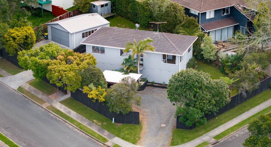  at 1 Babington Place, Torbay, North Shore City, Auckland