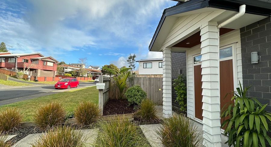  at 77 Granville Drive, Massey, Waitakere City, Auckland