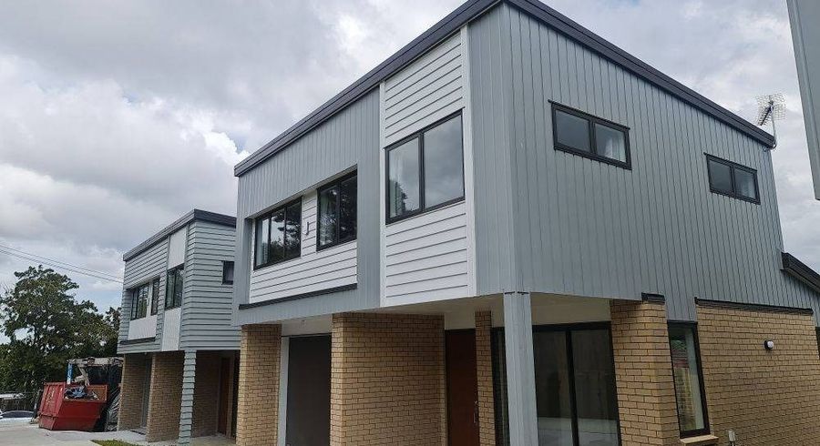  at 42c Don Buck Road, Massey, Waitakere City, Auckland