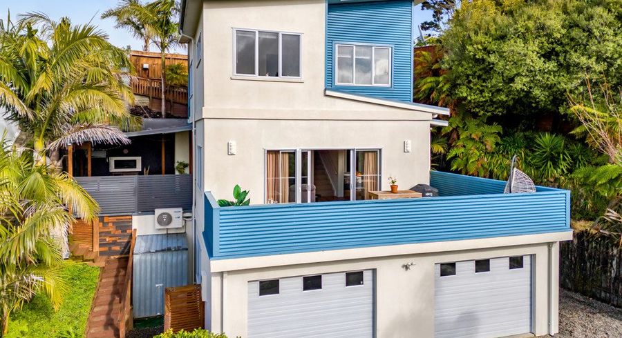  at 10 Caledonia Place, Highlands Park, New Plymouth