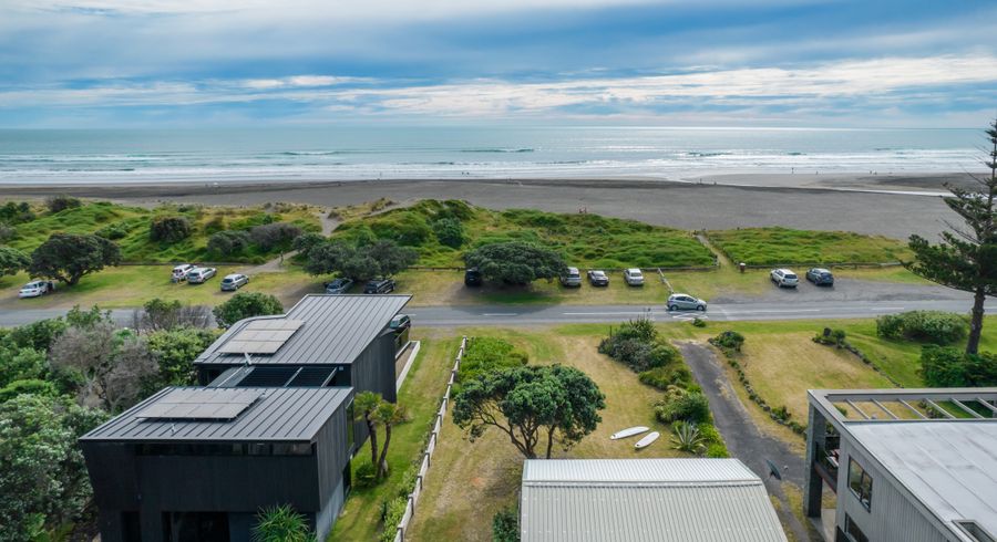  at 121 Marine Parade North, Piha