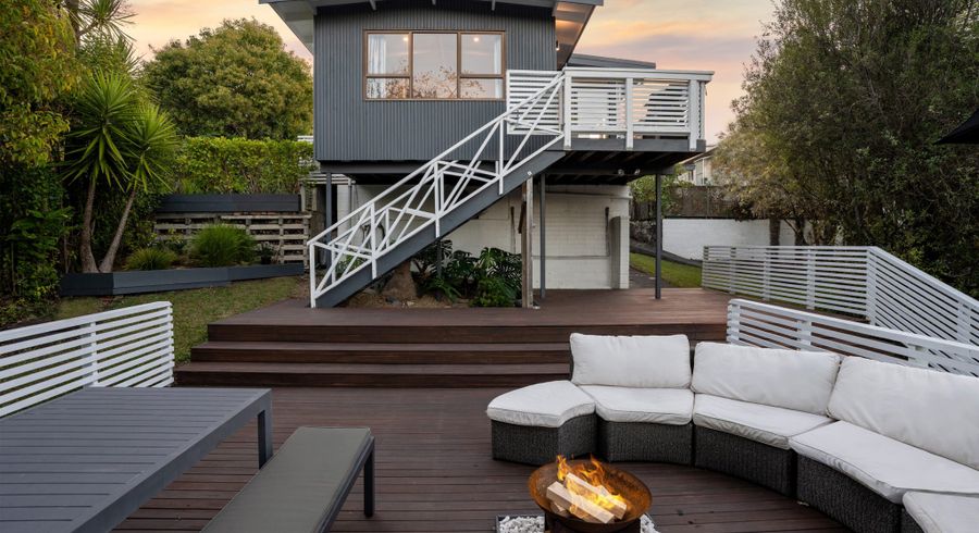  at 2/19 Lake Road, Northcote, North Shore City, Auckland