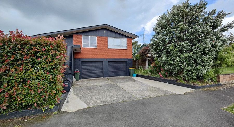  at 16 Samuel Place, Queenwood, Hamilton