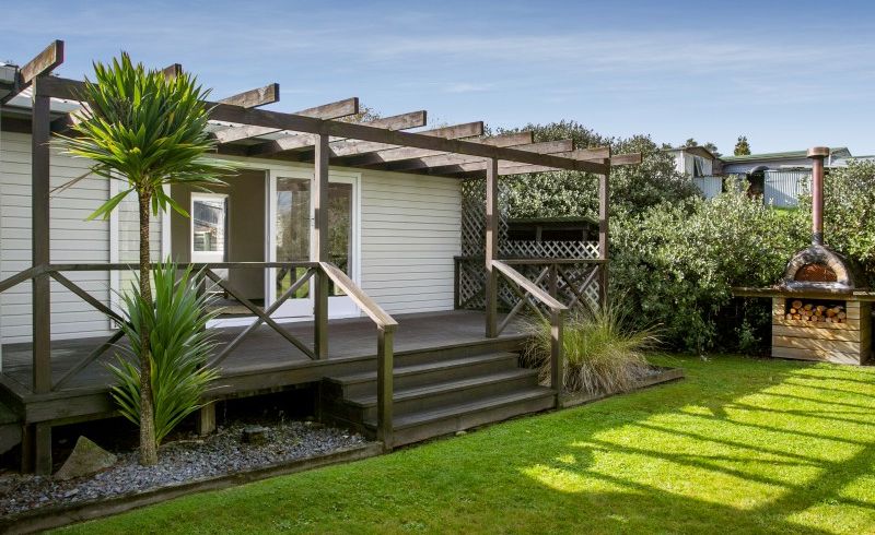  at 979 River Road, Broadlands