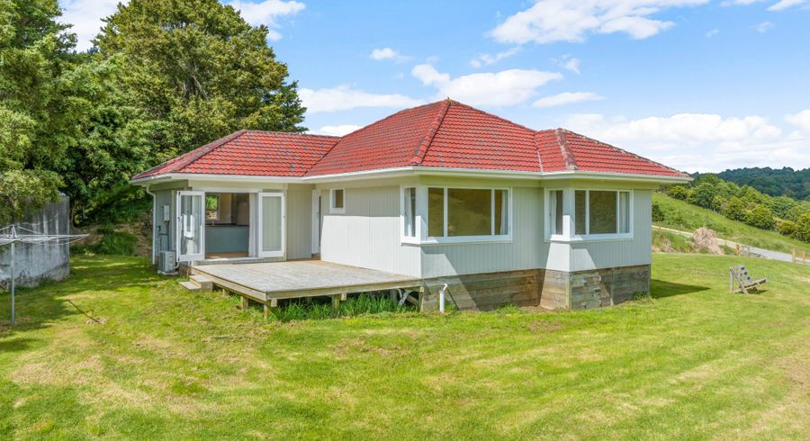 3 2568 paparoa oakleigh road