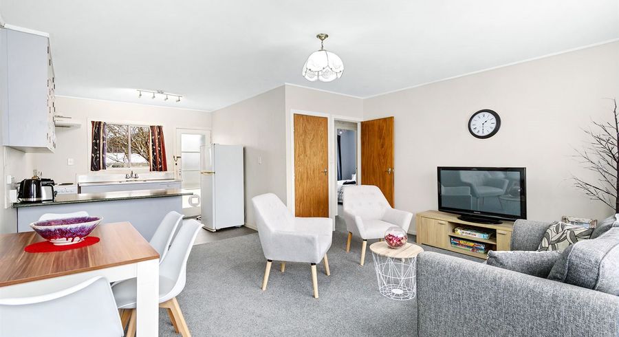  at 4/12A Oxford Street, Tawa, Wellington