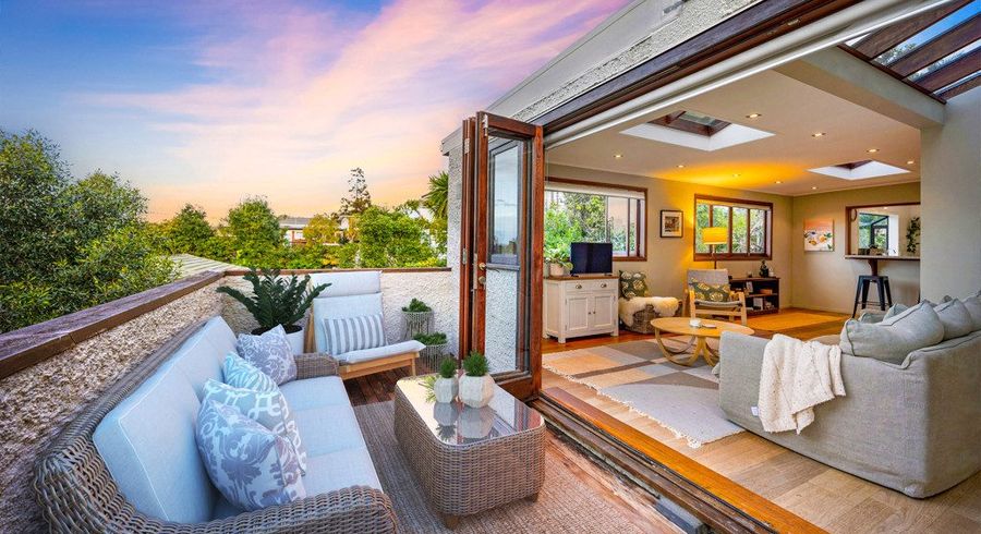  at 2/10e Penning Road, Castor Bay, North Shore City, Auckland