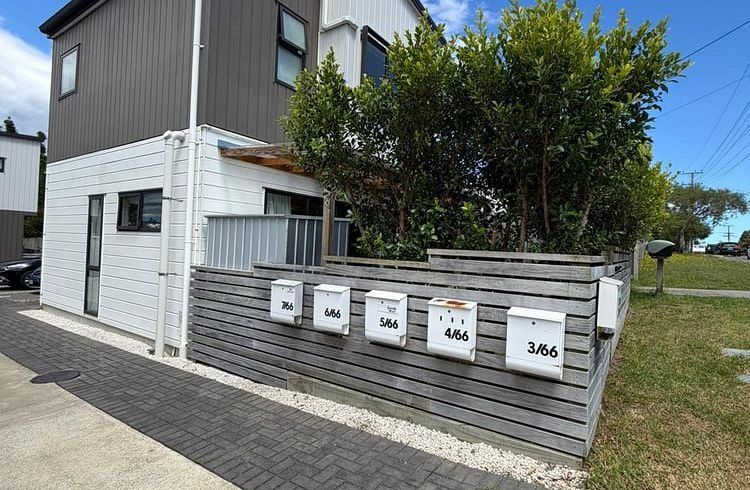  at 2/66 Neil Avenue, Te Atatu Peninsula, Waitakere City, Auckland