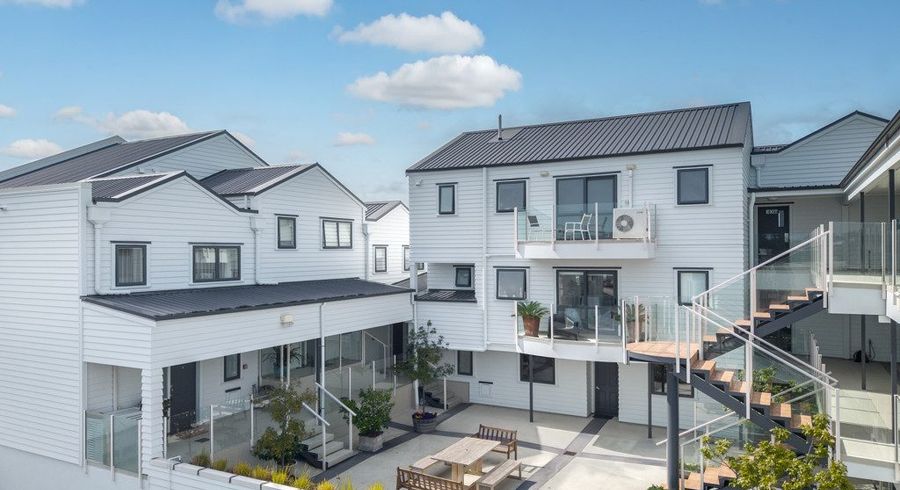  at 5/5 Cook Street, Howick, Manukau City, Auckland