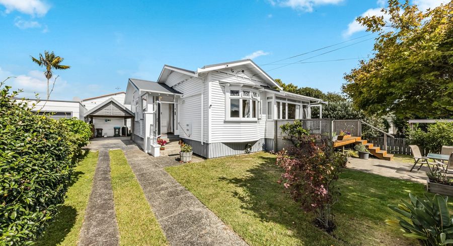  at 8 Invermay Avenue, Mount Roskill, Auckland City, Auckland