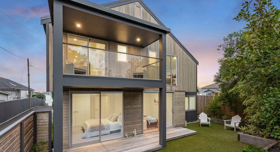  at 2/43 Princes Street, Northcote Point, North Shore City, Auckland