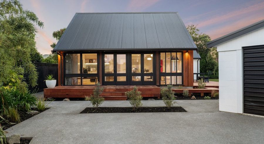  at 10 Esher Place, St. Martins, Christchurch City, Canterbury