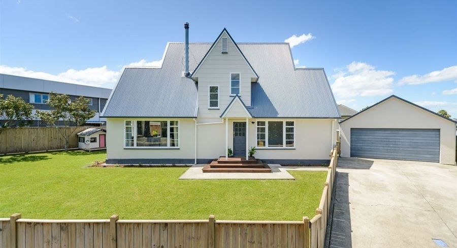  at 90 College Street, Awapuni, Palmerston North, Manawatu / Whanganui