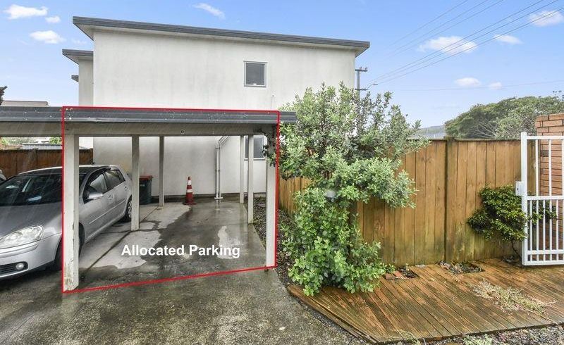  at 2/33 Kenderdine Road, Papatoetoe, Auckland