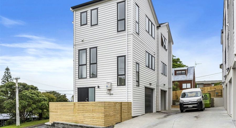  at 17F Hogans Road, Glenfield, Auckland