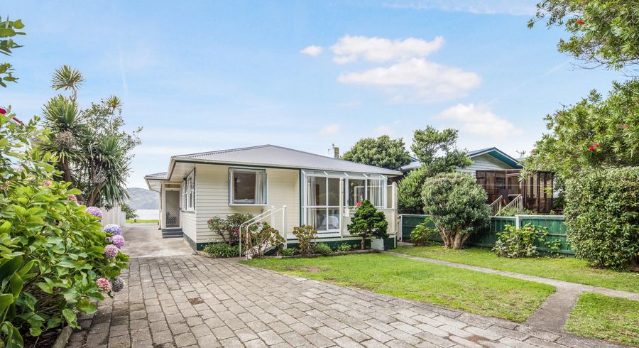  at 121 Breaker Bay Road, Breaker Bay, Wellington