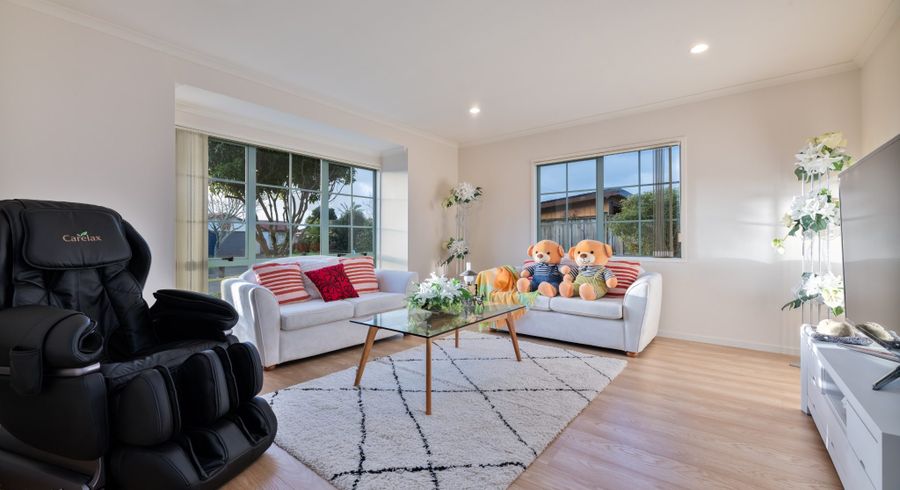  at 20 Freestone Place, Henderson, Auckland