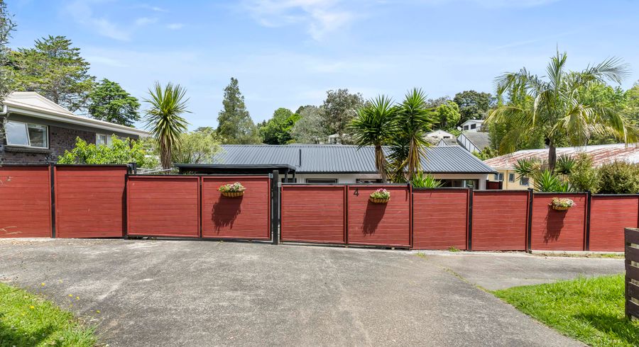  at 4 Fitzwilliam Drive, Torbay, Auckland