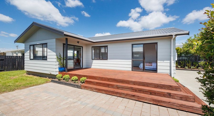  at 33A Tiller Close, Kelvin Grove, Palmerston North
