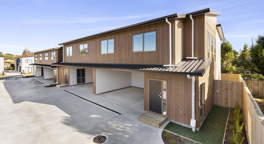  at 2/10 Gazeley Avenue, Silverdale, Hamilton, Waikato