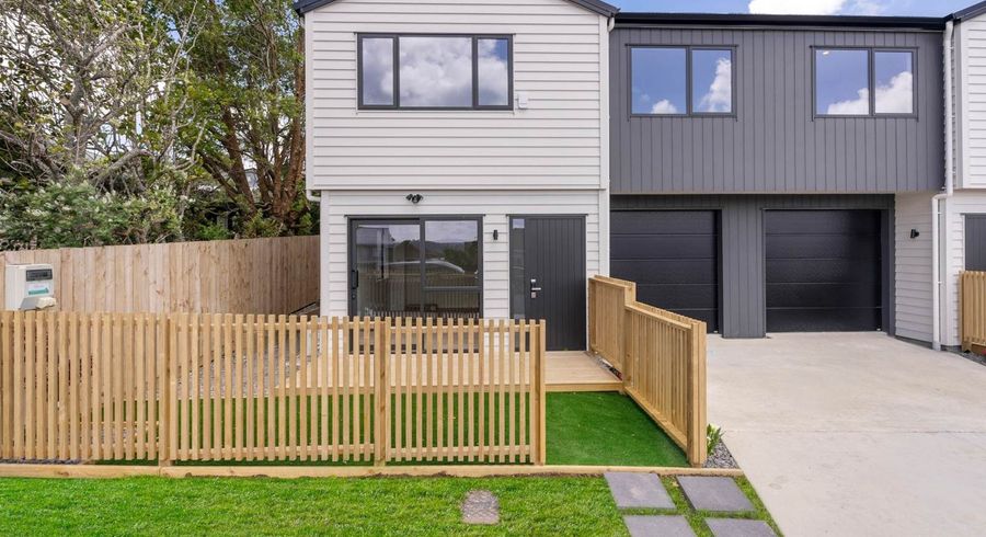  at 8A Devonshire Road, Unsworth Heights, North Shore City, Auckland