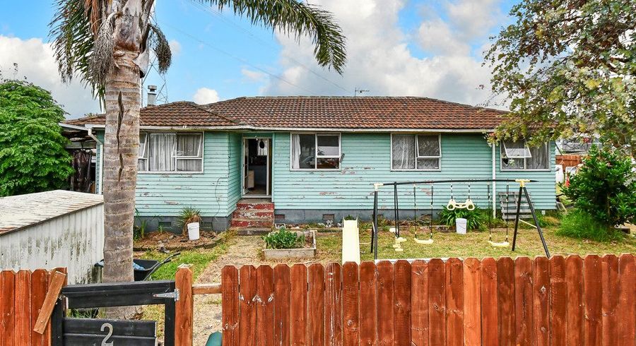  at 2 Serrano Place, Clover Park, Auckland